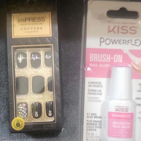 One pack of black impressed nail size small and one pack of glue kiss glue NIB - Picture 9 of 9